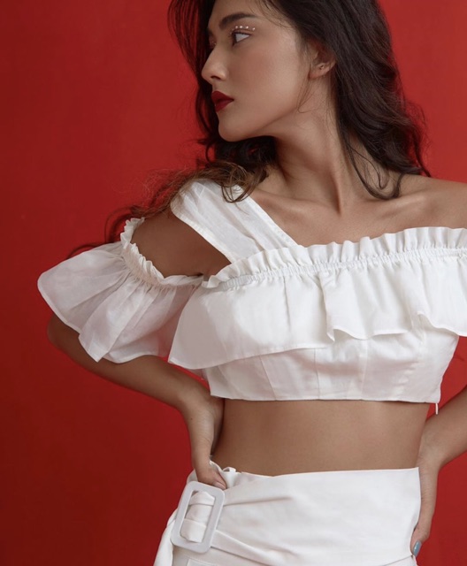 WINDY TOP - Áo lệch vai màu cam của Cíu