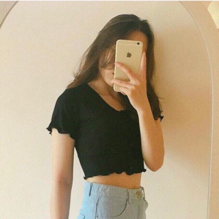 Áo croptop phối nút