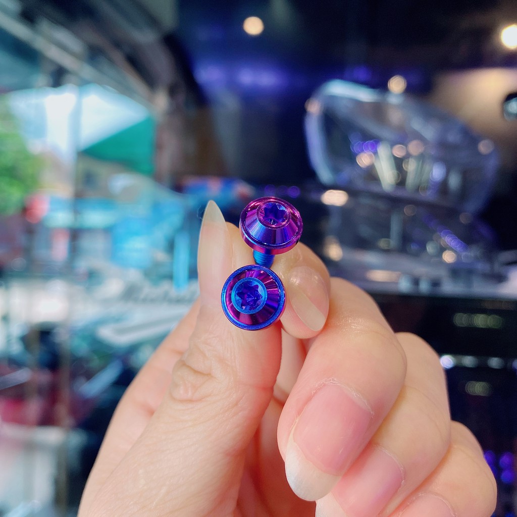Ốc Titan nắp Bình Dầu
