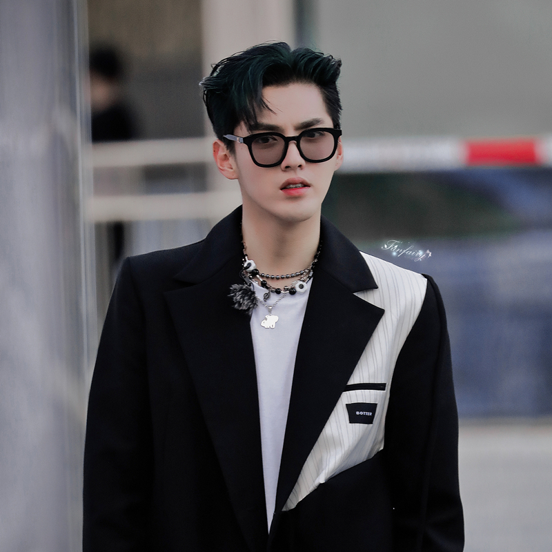 Dây Chuyền Mặt Hình Hoa Hướng Dương Mặt Cười Màu Đen Phong Cách Hip Hop 22707