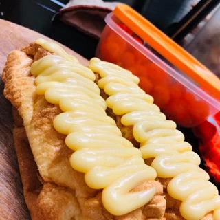 Bánh bông lan custard size M