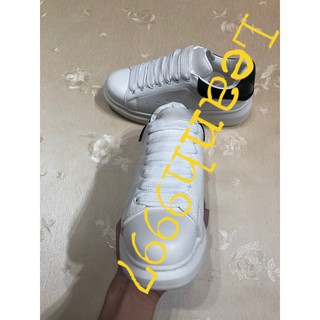 Giày thể thao sneaker trắng gót đen