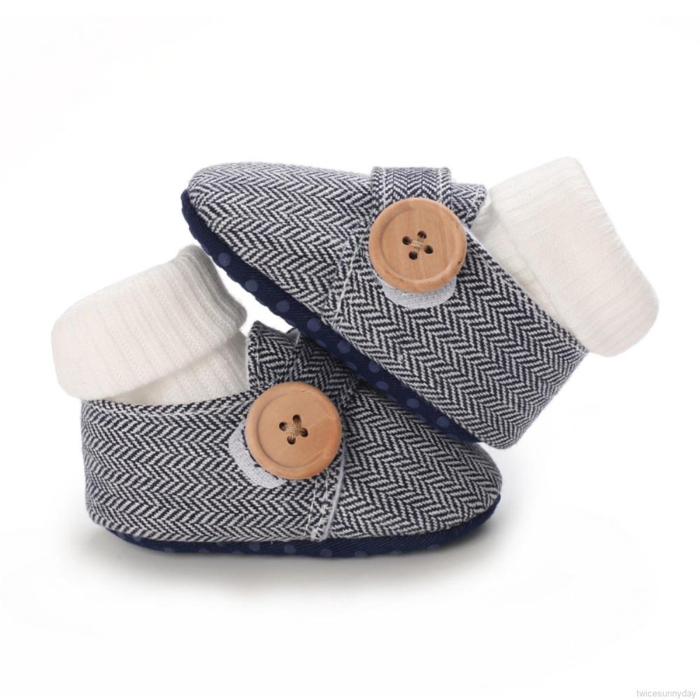 Giày sneaker đế mềm chống trượt có khóa cài cho bé tập đi