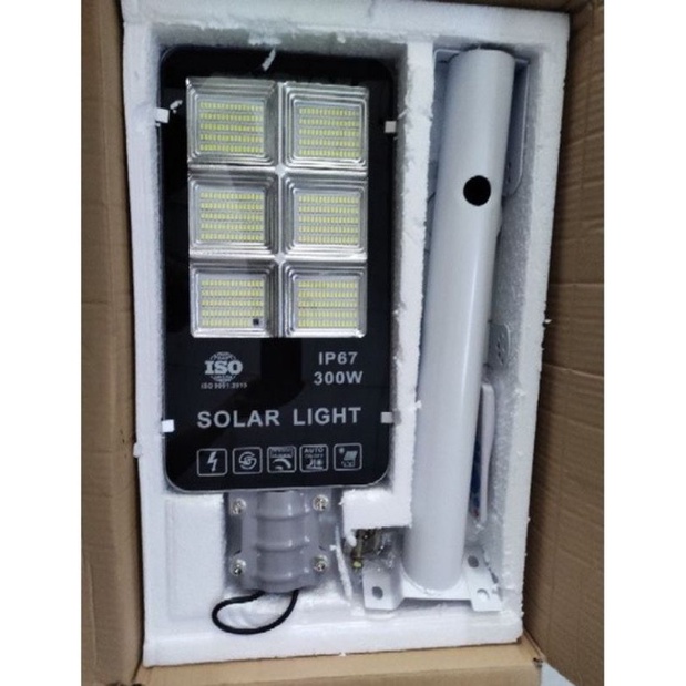 Đèn đường 300w năng lượng mặt trời