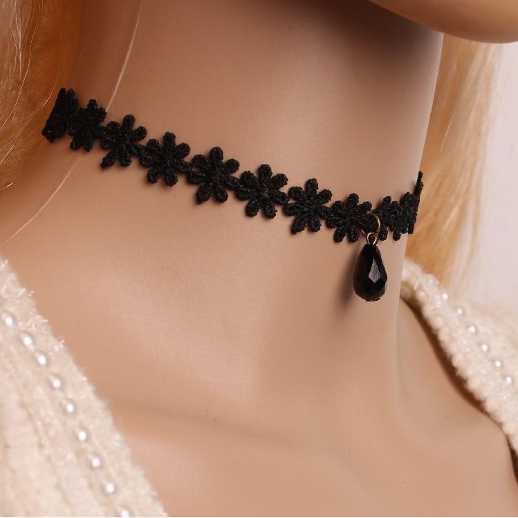 Vòng cổ choker vải nhung đính đá cá tính siêu sang phong cách Hàn Quốc