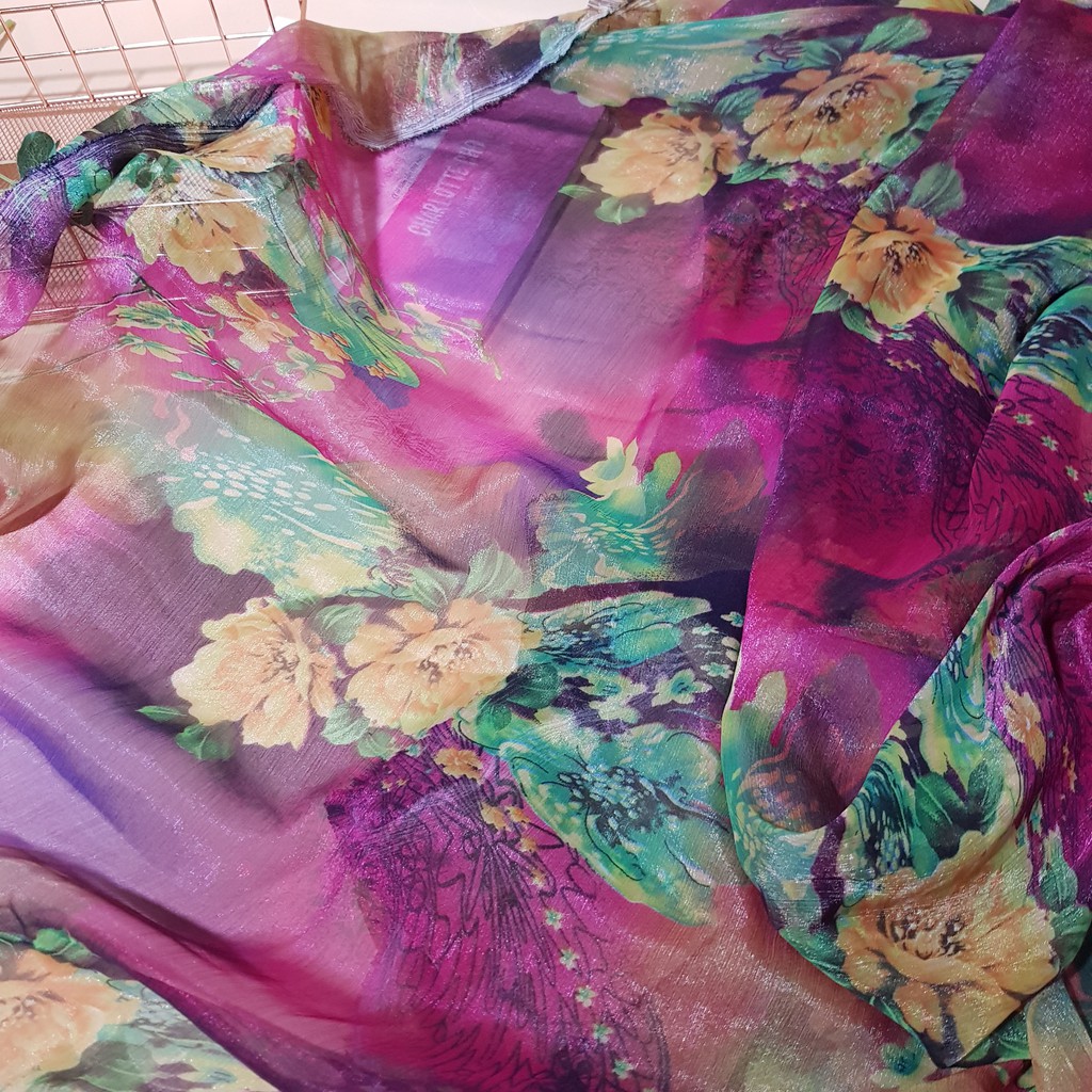 Vải voan tơ ánh nhũ hoa nền tím, chất mềm mại, dùng may váy áo mùa hè