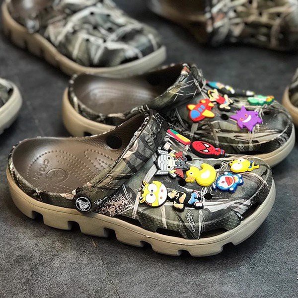 Giàydép Cross vảy sơn đế xám ràn ri camo DEPCR7KL1 tặng thêm 12 sticker cross
