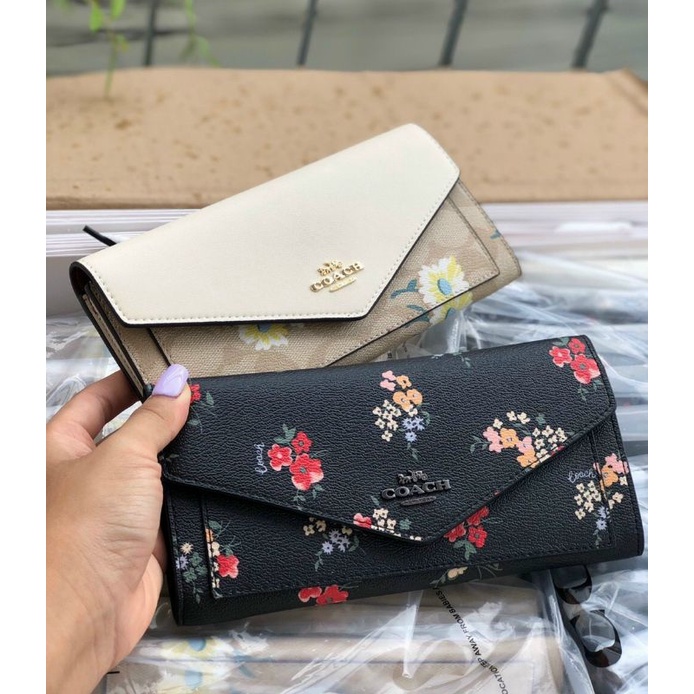 Ví cầm tay