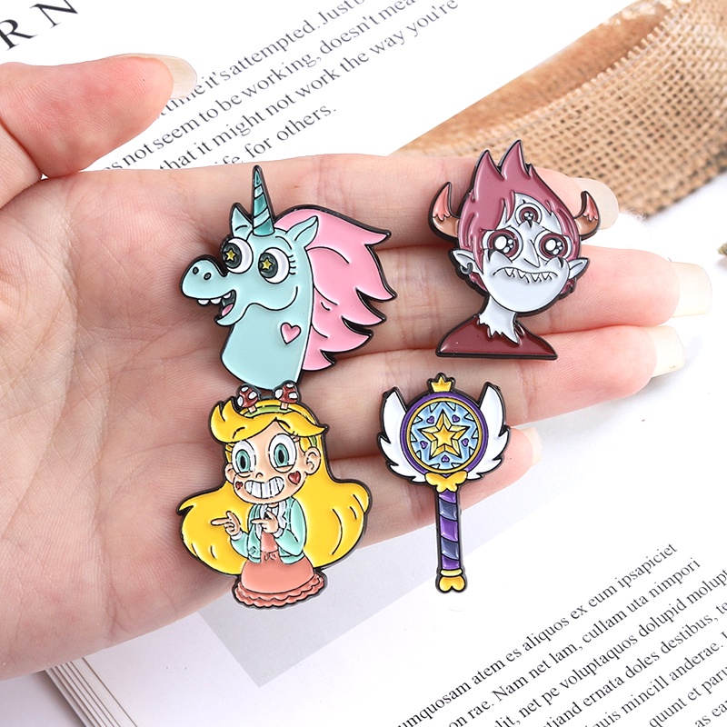 Ghim cài áo hình hoạt hình dễ thương cho bé