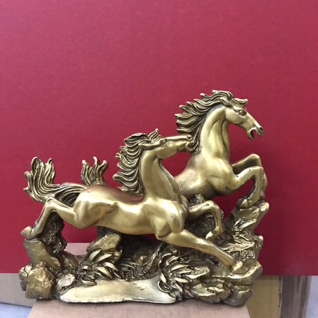 Đôi ngựa phi song mã