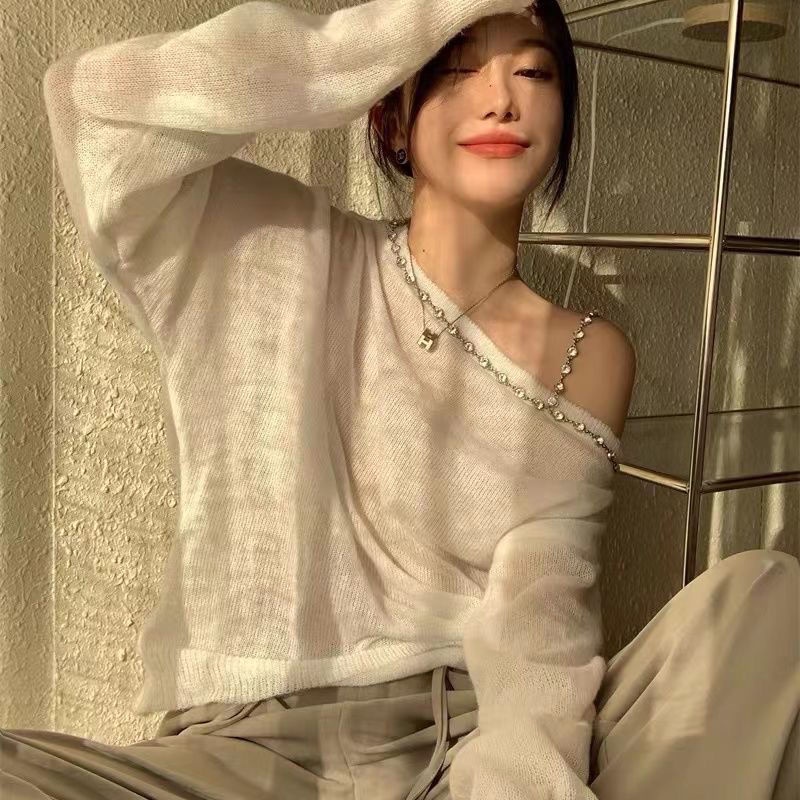 Sweet and Spice Girl shoulder-length blouse Women's Fashion Design A minority Spring and Autumn 2022 new style of pure lust, chic, high-grade foreign style