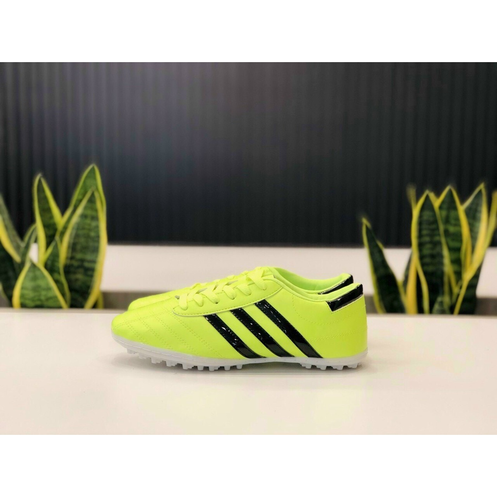 Giày đá bóng wika 3 sọc,giày đá banh sân cỏ nhân tạo chính hãng