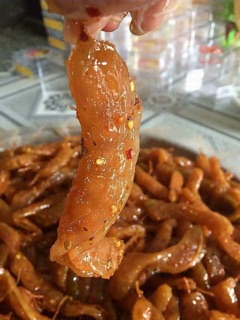Mứt me chua chua cay cay
