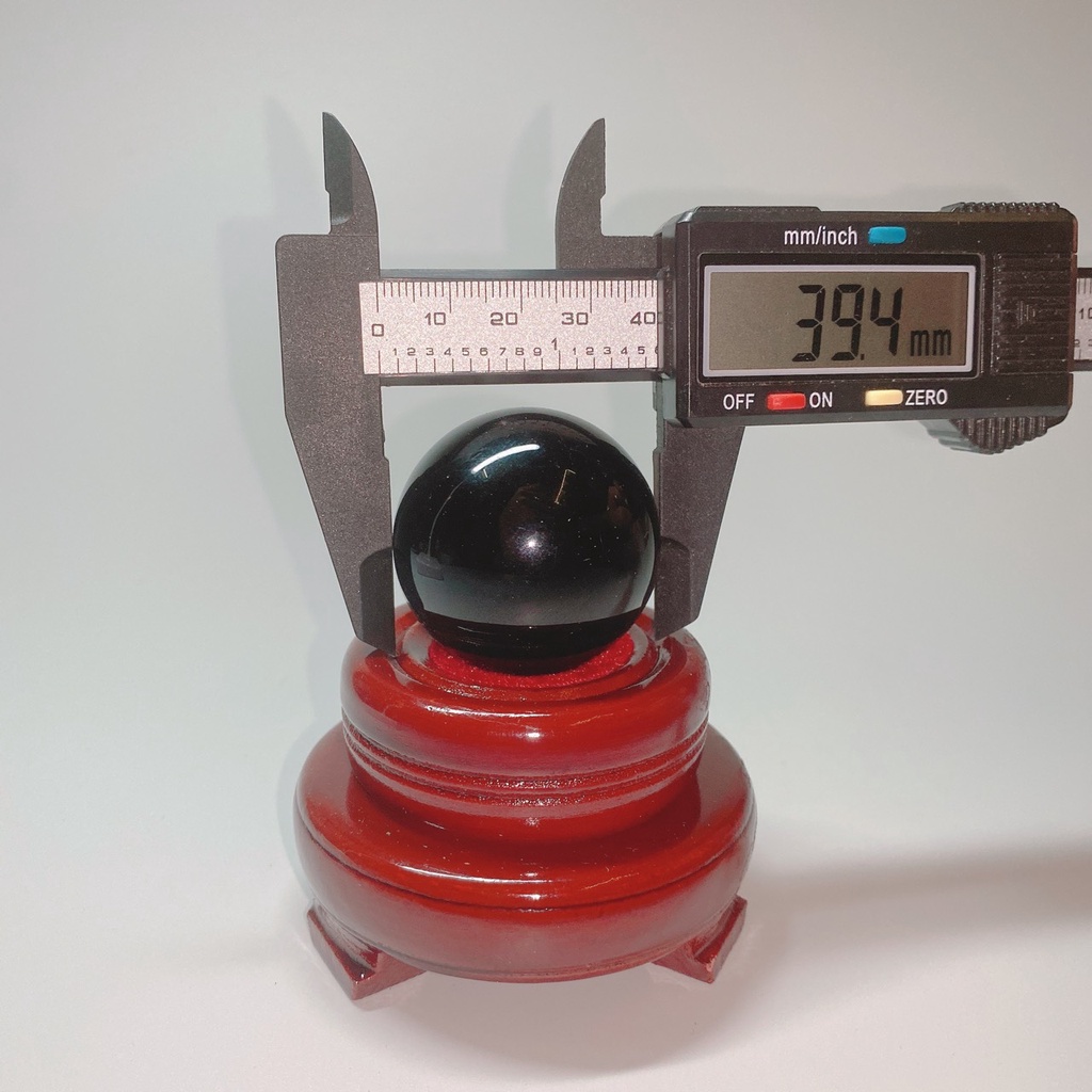 Quả Cầu Phong Thuỷ Đá T Anh Đen Tự Nhiên [KÈM ĐẾ GỖ] Để Bàn Mang Tài Lộc May Mắn Mệnh Thuỷ Mộc - Phong Thuỷ Tây Tạng