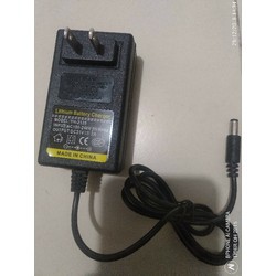 Sạc pin máy khoan 21V-2A