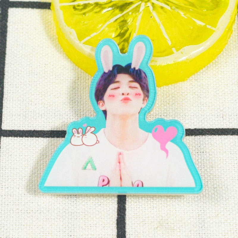 Ghim cài áo hình nhóm nhạc INTO1 dễ thương