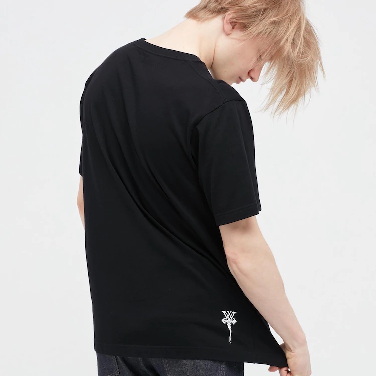Áo thun in họa tiết Uniqlo UT T-Shirt - Đen