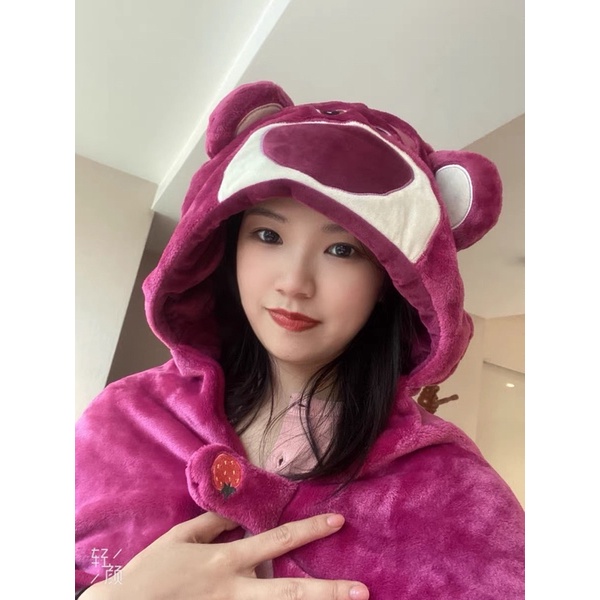 Có sẵn - khăn chùm chăn điều hoà gấu Lotso Strawberry bear miniso