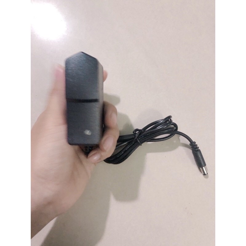Sạc pin may khoan 1s 4.2v 1a, có đèn báo đầy, chuyên sạc pin Li-ion 3.7v-4,2. Sạc máy khoan, sạc đèn pin.