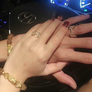 Nhẫn đôi chữ H