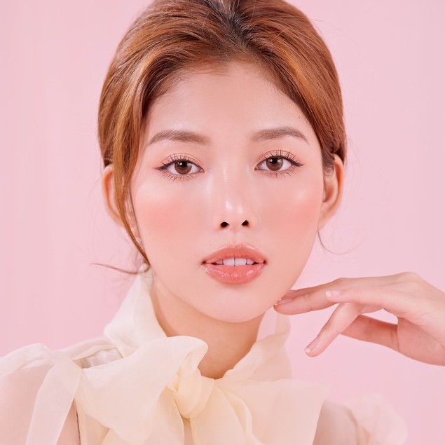 Kính áp tròng DOLL EYES Nude Vanilla 14,2mm - Elixir &quot;Thơ Ngây Sương Mai&quot;