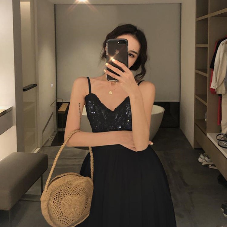 Đầm Cổ Chữ V Màu Đen Đính Kim Sa Lấp Lánh Phong Cách Thần Tiên | BigBuy360 - bigbuy360.vn