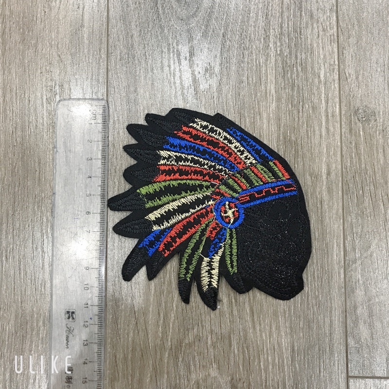 đầu lâu thổ dân thêu . sticker