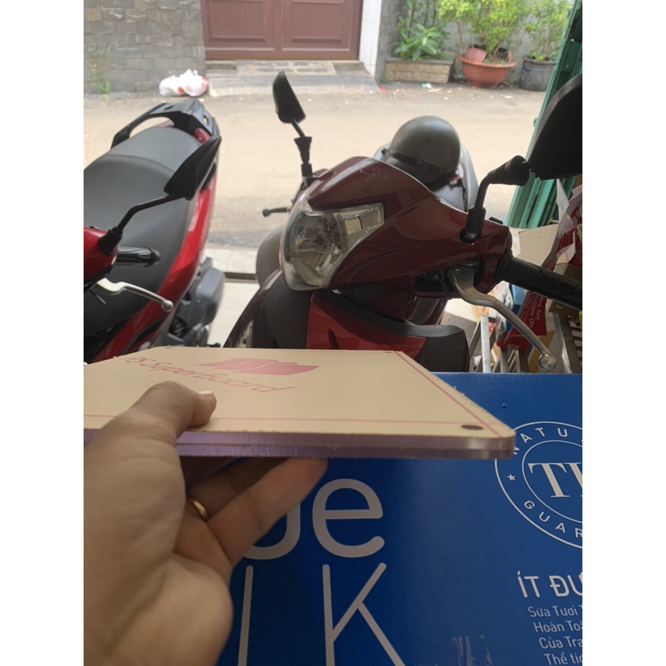 KHUNG TRANH MICA A4, A5, CHÂN INOX