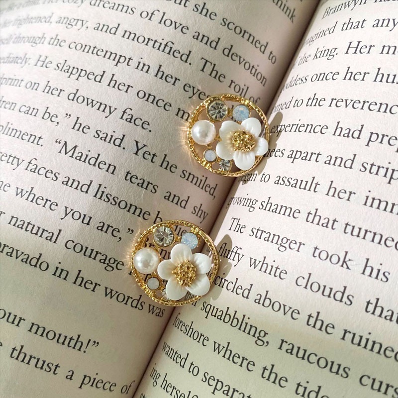 Bông Tai Hình Hoa Đính Ngọc Trai Giả Phong Cách Pháp Thanh Lịch