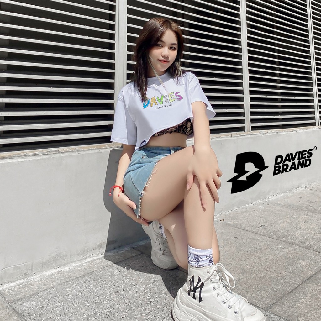 Áo croptop rộng nữ Davies brand - White Painting Croptop