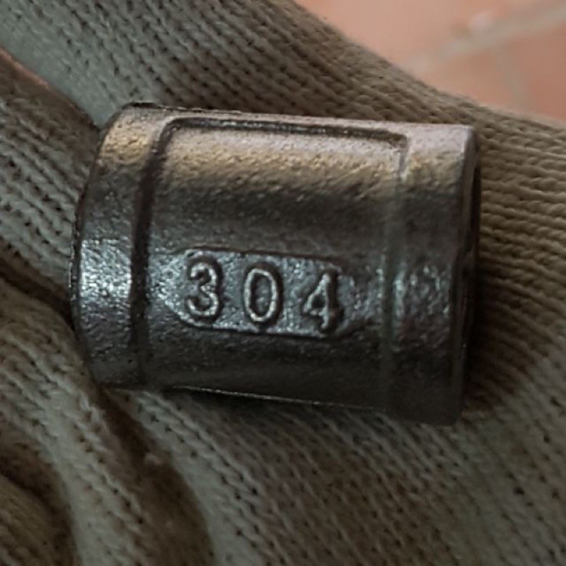 Nối thẳng ren trong 21 1/2 inox 304 tặng kèm băng tan. Măng sông ren trong 15 inox.