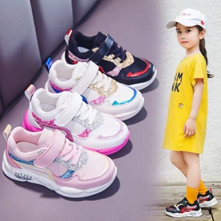 Giày thể thao bé gái
