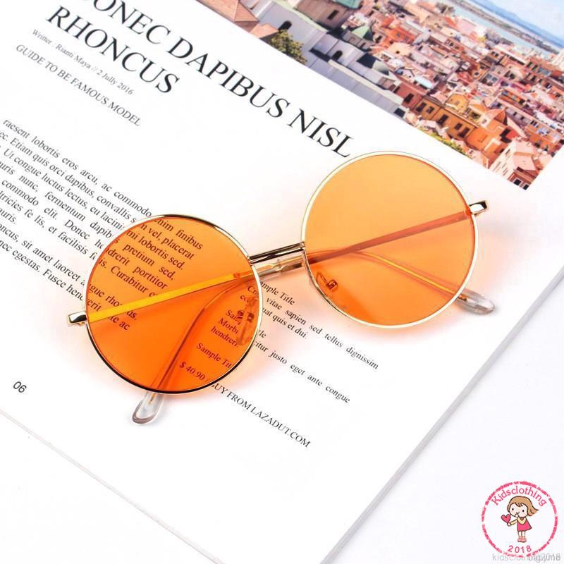 Kính mát chống tia UV kiểu dáng dễ thương dành cho các bé | BigBuy360 - bigbuy360.vn