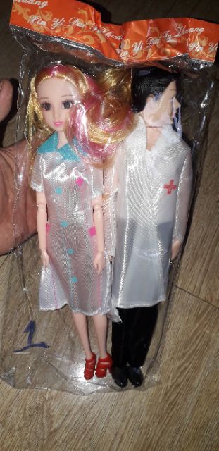 Sét 2 bé khớp Bác sĩ Nữ mắt ngọc và bác sĩ nam có 11 khớp cao 30cm bằng nhựa