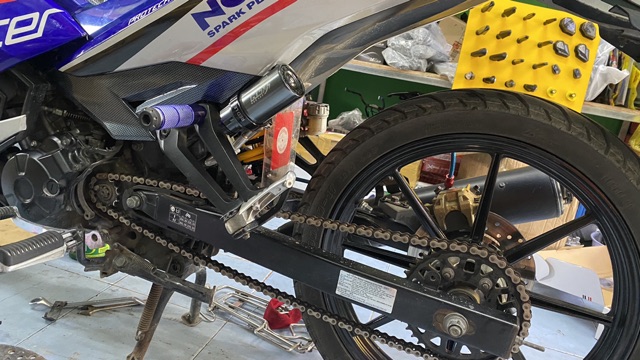 Phuộc Redleo có bình dầu ex135 / ex150