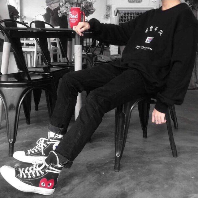 Áo sweater thêu cờ HQ dài tay | BigBuy360 - bigbuy360.vn