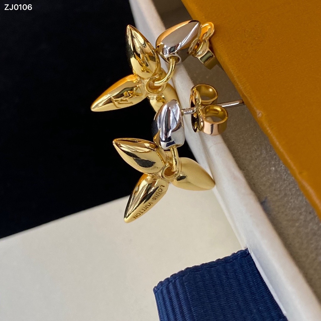 Khuyên Tai Đinh Tán Họa Tiết Chữ Louis Vuitton Thời Trang Thanh Lịch Dễ Thương Tinh Tế