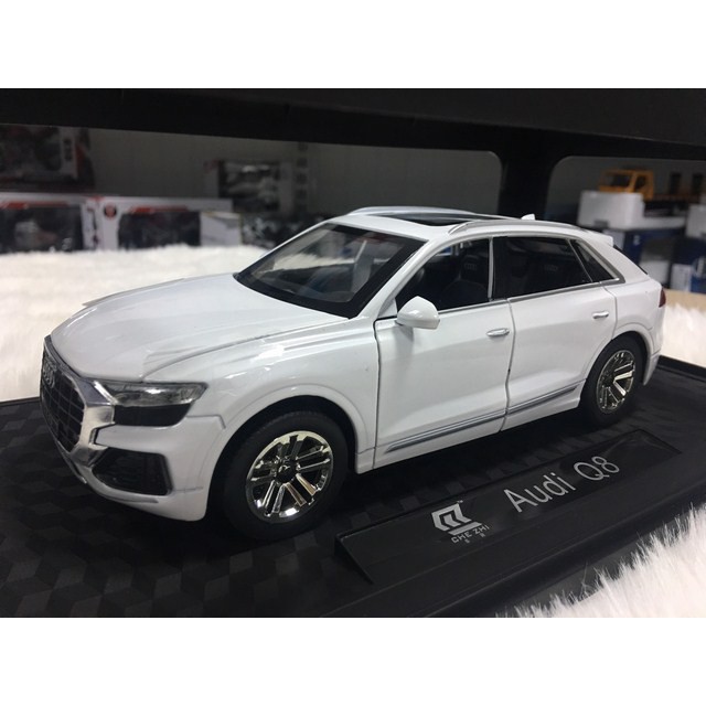 mô hình xe ô tô kim loại Audi Q8