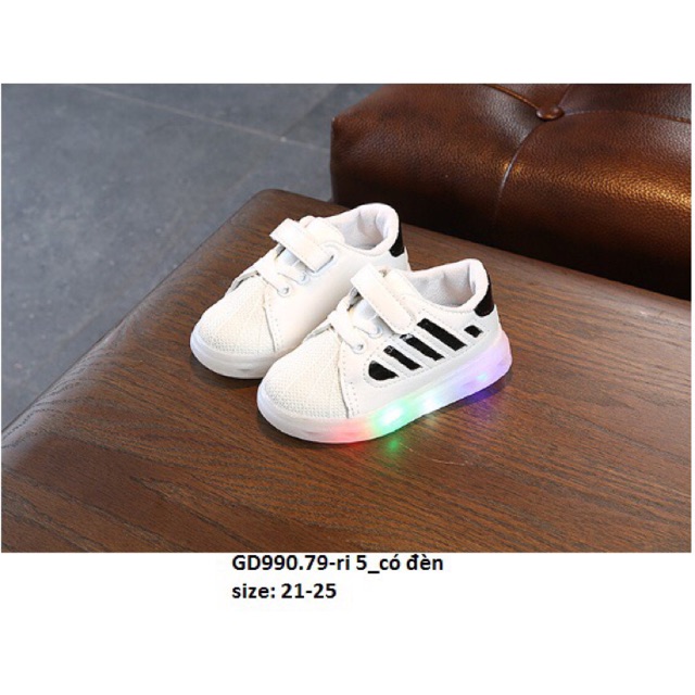 Giầy thể thao trắng - đế có đèn
