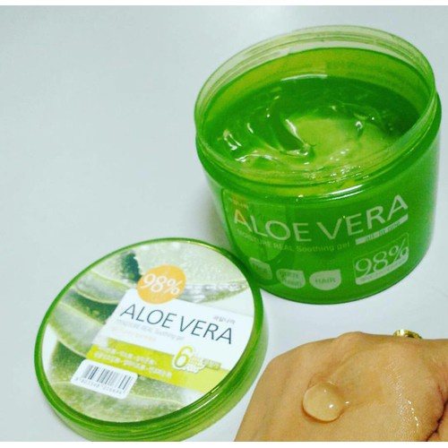 Gel dưỡng da lô hội Welcos Aloe Natura Moisture Real Smoothing tái tại và dưỡng mềm da Hàn Quốc 300g