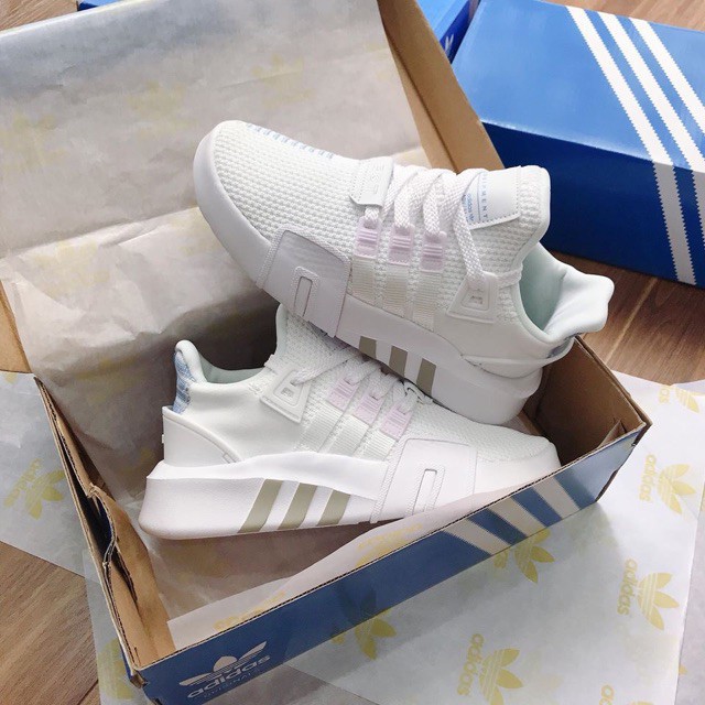 [ xả kho ] MiD Giày eqt trắng (ảnh thật)