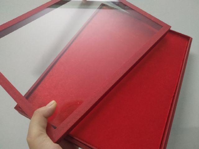 Khay đỏ nhung trơn có nắp bằng kính hàng cao cấp 31x24x4,5