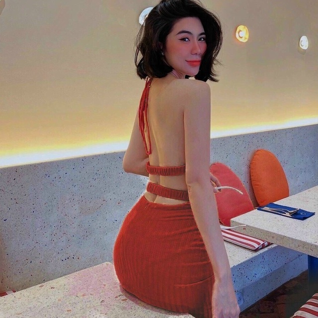 Đầm yếm hở lưng xẻ đùi form ôm body nữ Có Mút Lót Ngực chất vải thun gân len 4 chiều FreeSize, Váy trễ vai (Bảo An Hot) | BigBuy360 - bigbuy360.vn