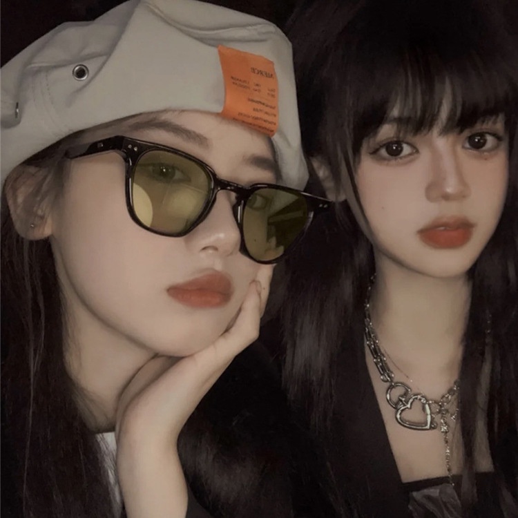 Mắt kính chống tia uv gọng nhựa trong suốt thời trang