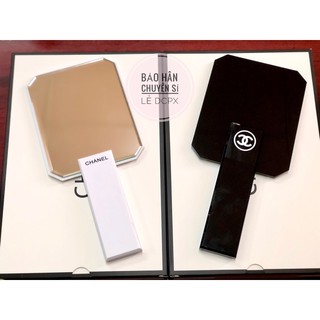 Gương cầm tay Chanel