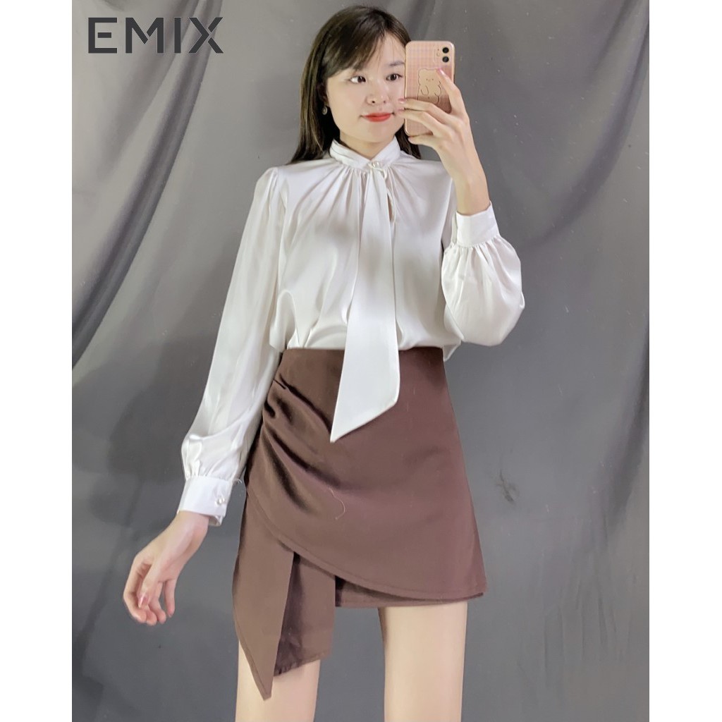 Set áo sơ mi nữ chất lụa phối nơ dài tay mix chân váy ngắn dáng chữ A vạt chéo họa tiết EMIX năng động | BigBuy360 - bigbuy360.vn