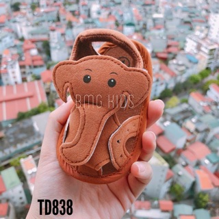 Sandal tập đi cho bé
