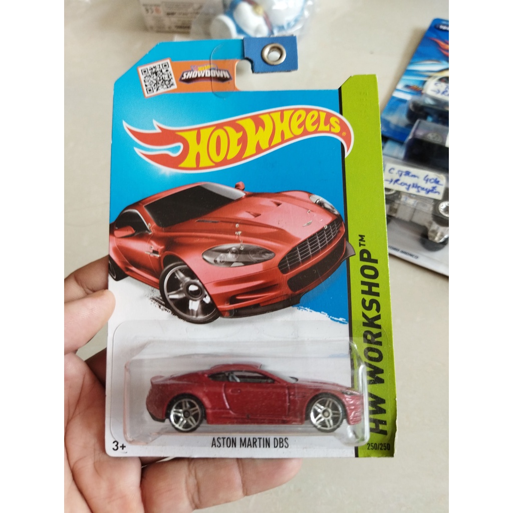 Xe Mô Hình Chính Hãng HotWheels - Aston Martin DBS