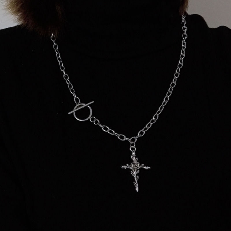 Dây Chuyền Thép Titan Mặt Hình Thánh Giá Và Hoa Hồng 22224