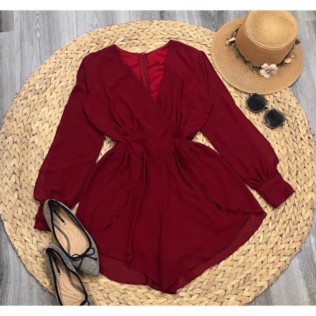 Jumpsuit trơn màu đỏ tay dài